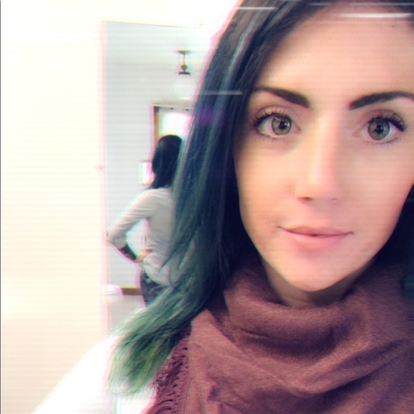 Meet your Posher, Kandis - Picture 1 of 1